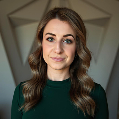 Natalie Robles headshot.