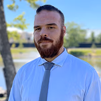 Derick Davis headshot