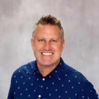 Ryan Parks Headshot.